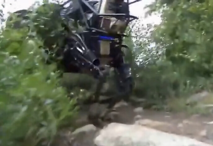 視頻: 2014美國軍用新型機器人大全（牛?。? height=