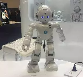 服務機器人藍海一觸即發