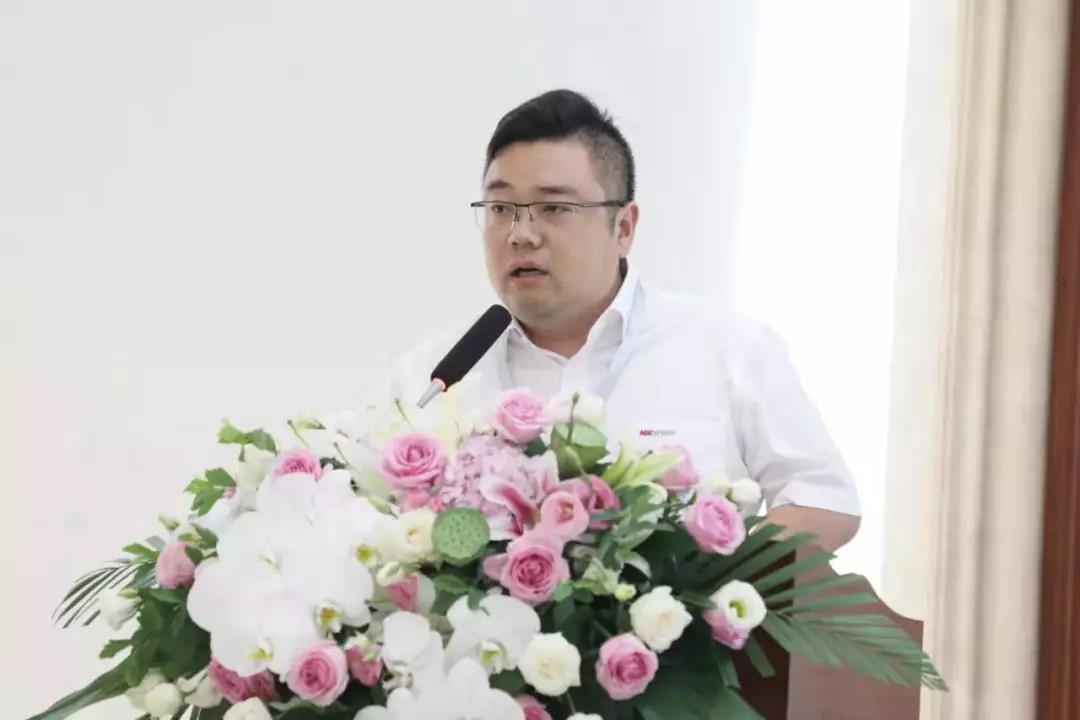 ?？禉C器人楊卓：移動機器人跑道是耐力賽
