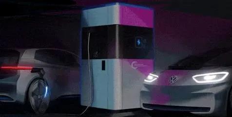 ?AGV+機械手 汽車自動充電移動機器人新應用